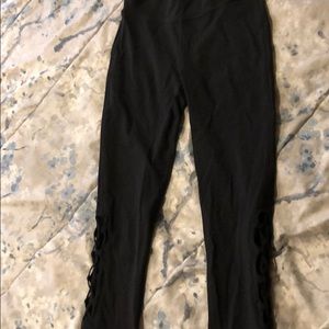 Lululemon size 4 capri pants